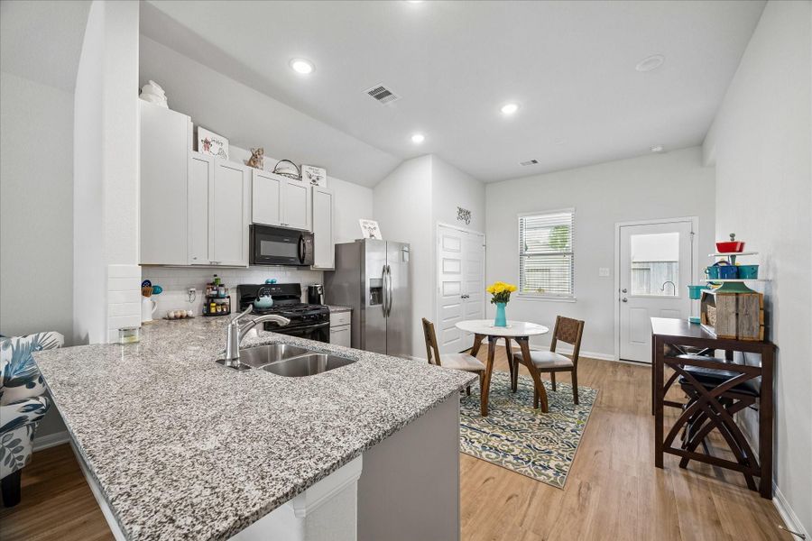 Furnished interior view inside a new home in Magnolia Springs, Montgomery (Image 5).