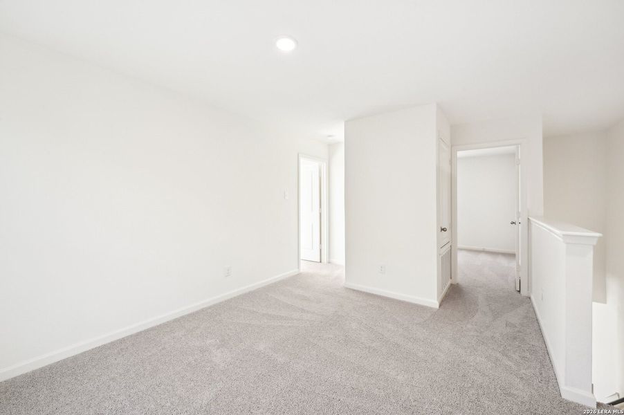 Spacious, unfurnished interior of a new home in Roosevelt Heights, San Antonio (Image 19).