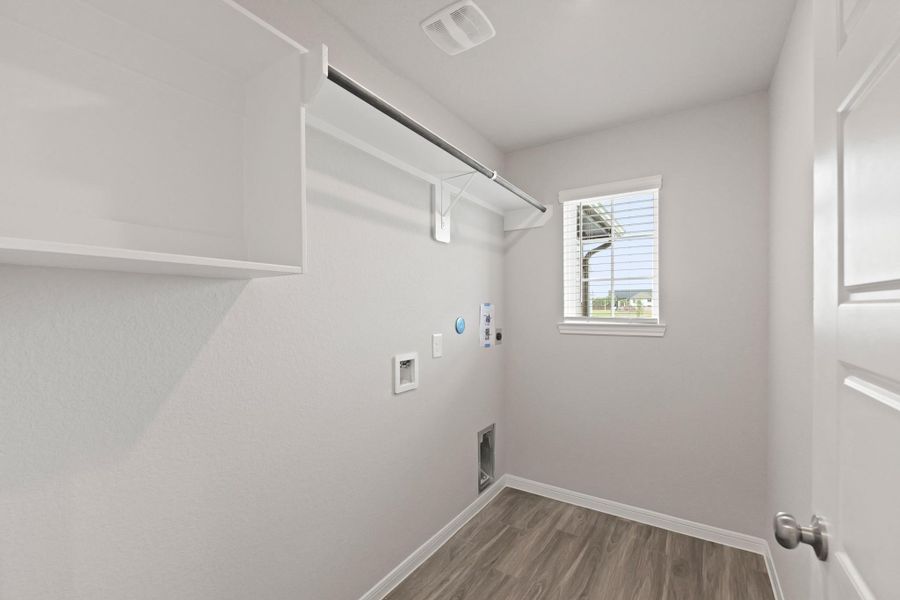 Spacious, unfurnished interior of a new home in Bammel Oaks, Houston (Image 16).