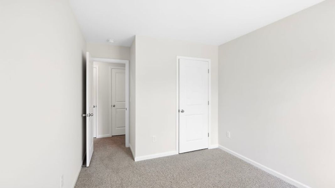 Spacious, unfurnished interior of a new home in Covington Village, Greer (Image 27).
