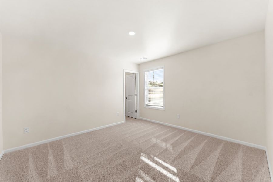 Spacious, unfurnished interior of a new home in Fairview Falls, Chesnee (Image 27).