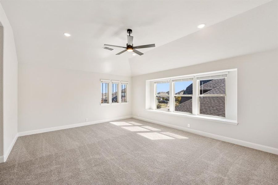 Spacious, unfurnished interior of a new home in Ridge Ranch Classic 60, Mesquite (Image 36).