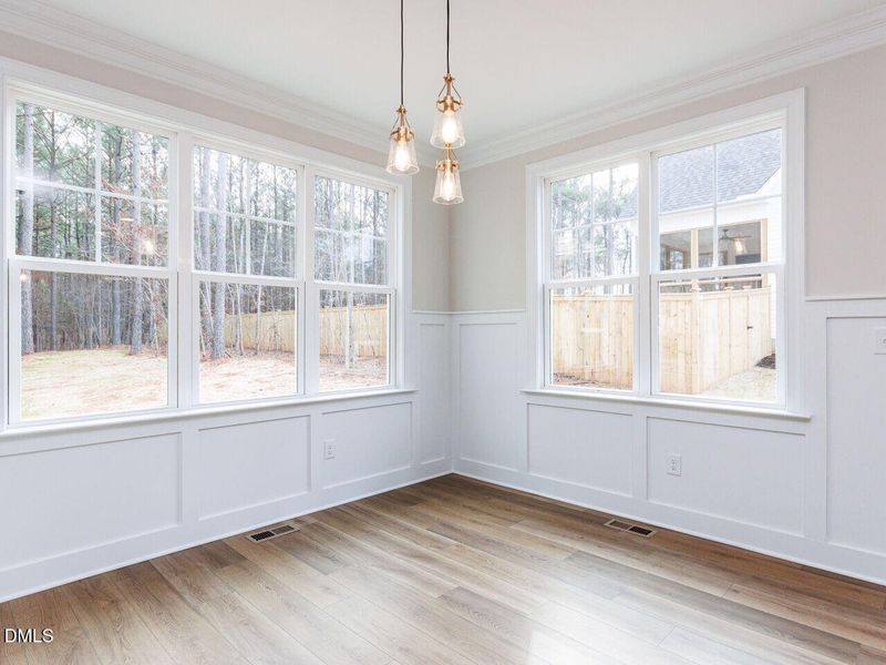 012-1280x960-dining-room