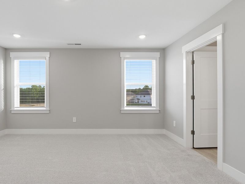 Spacious, unfurnished interior of a new home in Watkins Glen, Raleigh (Image 14).
