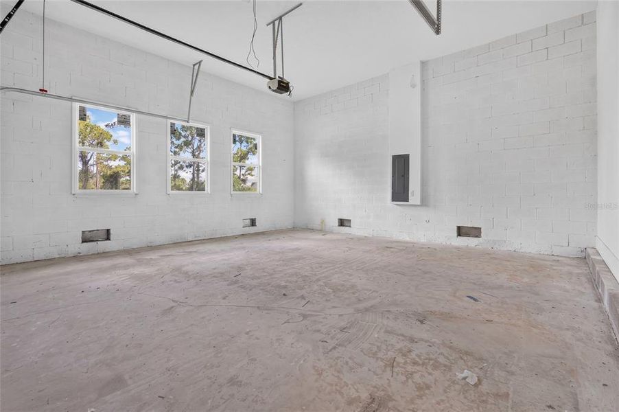Spacious, unfurnished interior of a new home in , Port Charlotte (Image 56).
