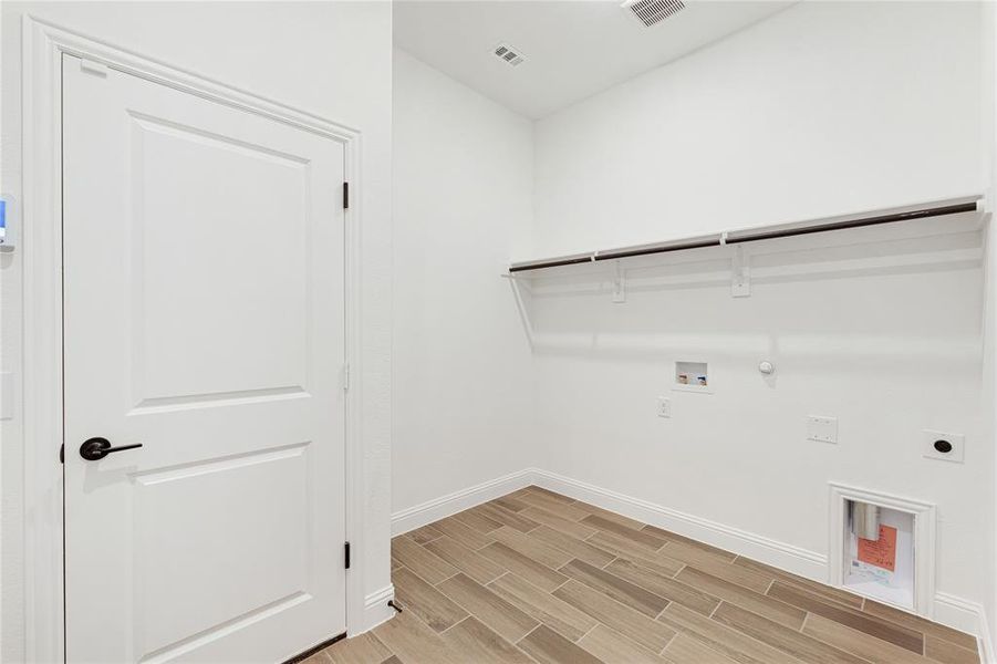 Spacious, unfurnished interior of a new home in The Oaks, Red Oak (Image 26). Spacious, unfurnished interior of a new home in The Oaks, Red Oak (Image 26).