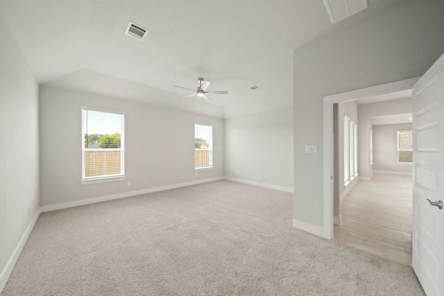 Spacious, unfurnished interior of a new home in Morton Creek Ranch, Katy (Image 13). Spacious, unfurnished interior of a new home in Morton Creek Ranch, Katy (Image 13).