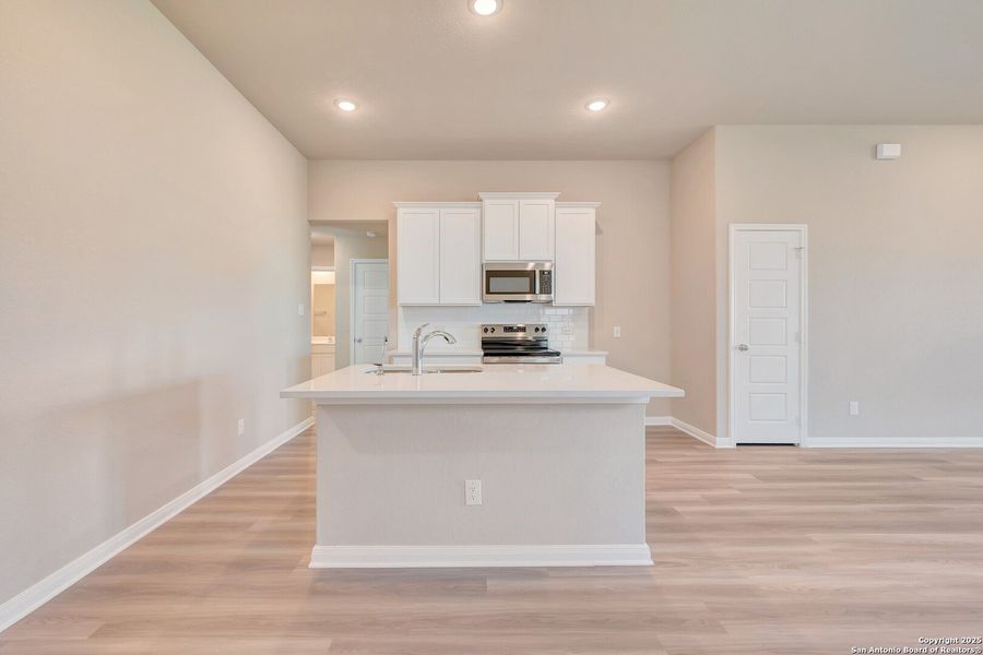 Furnished interior view inside a new home in Park Place, New Braunfels (Image 8).