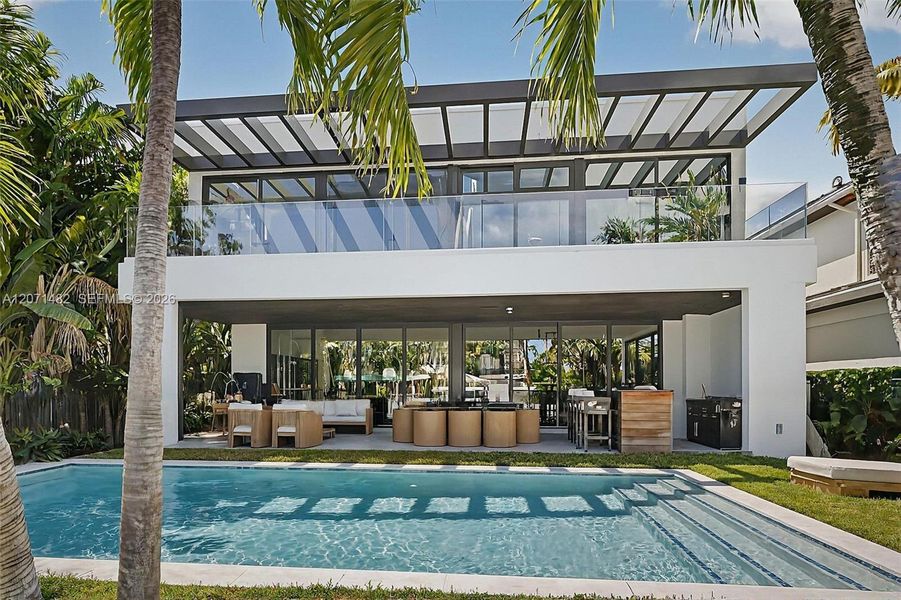 Exterior details and patio area of a home in , Fort Lauderdale (Image 26).
