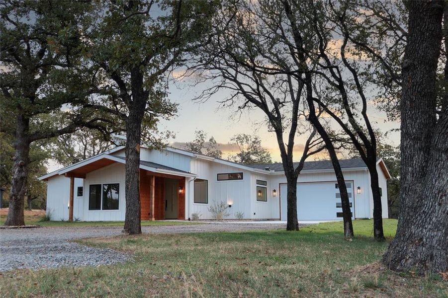 Exterior details and patio area of a home in , Paradise (Image 22).