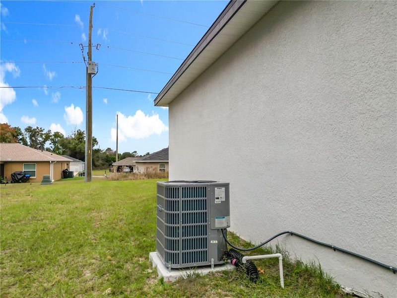 Exterior details and patio area of a home in , Ocala (Image 21).