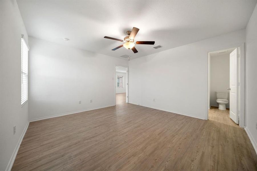 Spacious, unfurnished interior of a new home in , Anna (Image 15).