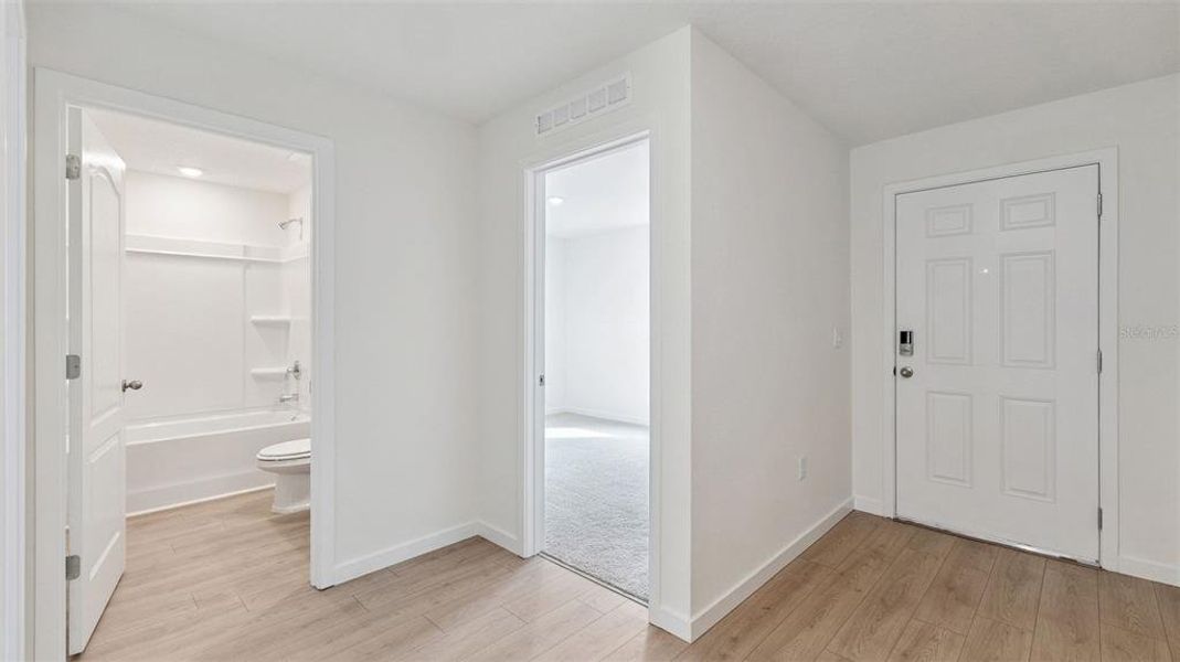 Spacious, unfurnished interior of a new home in Gardenside at Ormond Station, Ormond Beach (Image 7). Spacious, unfurnished interior of a new home in Gardenside at Ormond Station, Ormond Beach (Image 7).