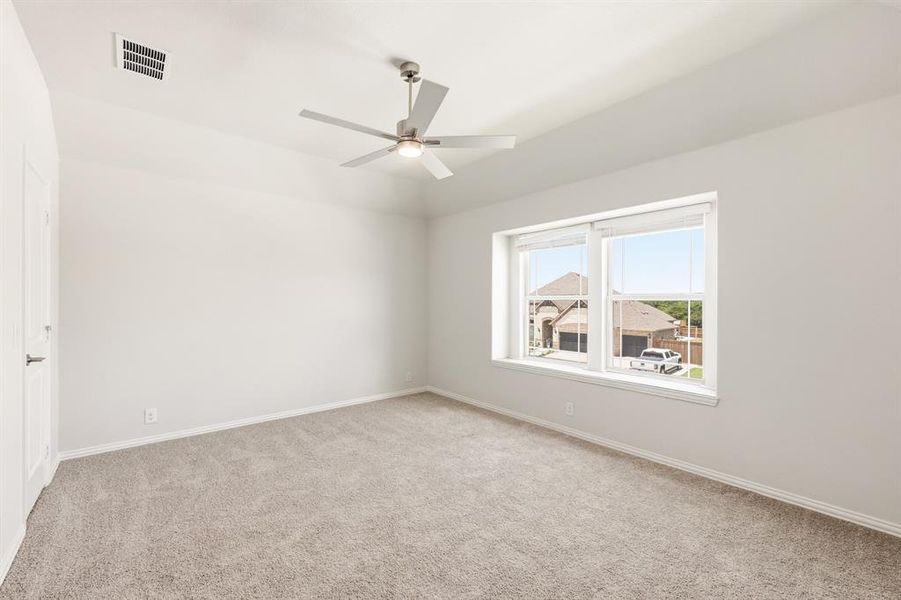Spacious, unfurnished interior of a new home in Hayes Crossing, Midlothian (Image 32).