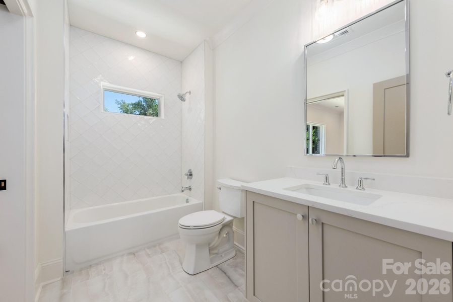Bathroom 2 shared with bonus room