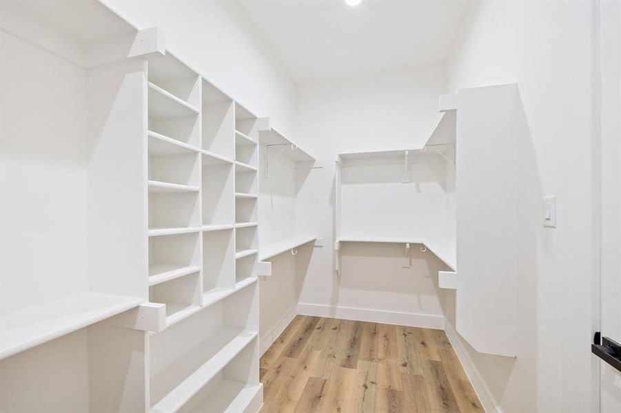 Spacious, unfurnished interior of a new home in , Dallas (Image 27).