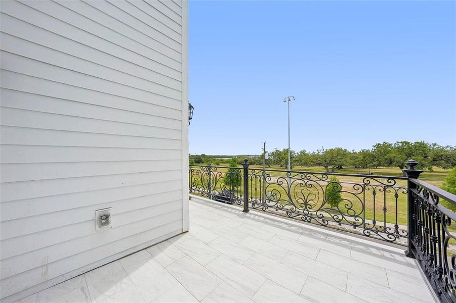Exterior details and patio area of a home in , Tampa (Image 30).