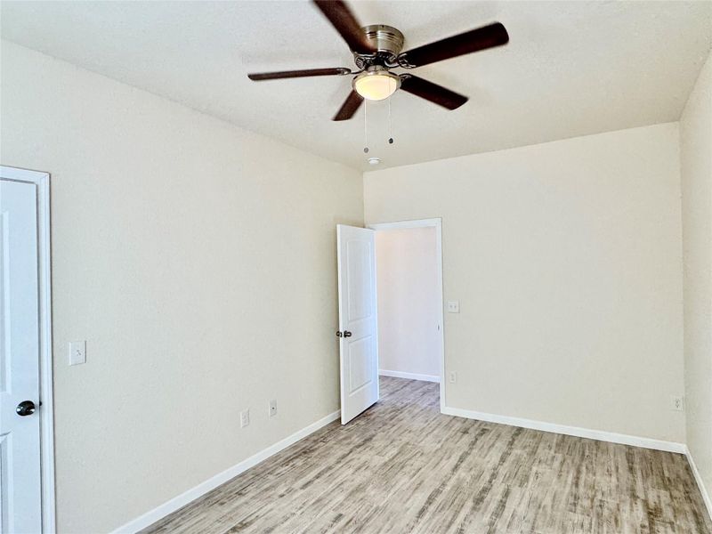Spacious, unfurnished interior of a new home in , Bayou Vista (Image 28).