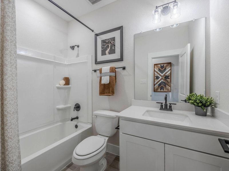 Representative furnished interior of a home built from the The Rockford C by Davidson Homes LLC in Meadow Ridge Estates, Josephine (Image 25).