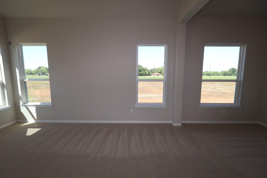 Spacious primary suite