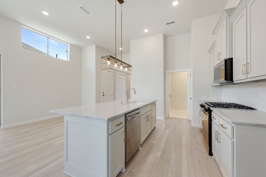 Furnished interior view inside a new home in Woodbridge Villas, Wylie (Image 19).