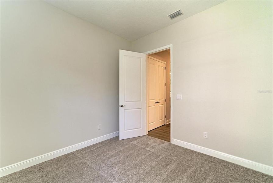 Spacious, unfurnished interior of a new home in Crestwood Estates, Valrico (Image 21).