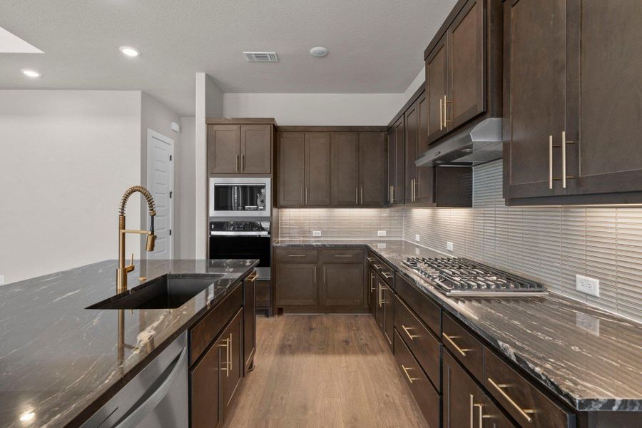 Stunning finishes in Light & Bright Kitchen