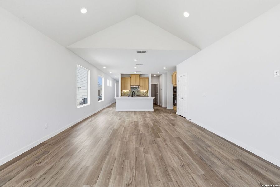 Spacious, unfurnished interior of a new home in Talley Fields, San Antonio (Image 22).