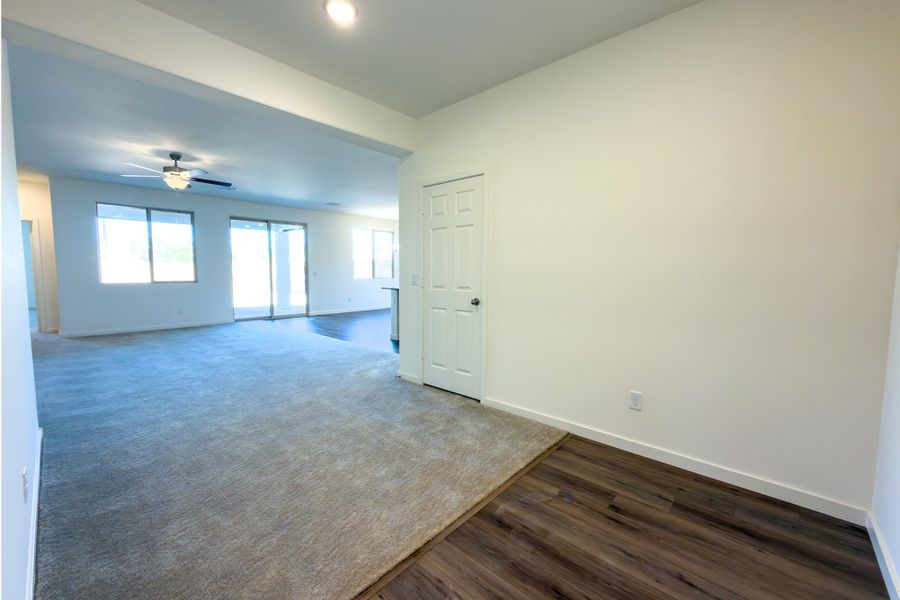 Spacious, unfurnished interior of a new home in Rancho Mirage, Maricopa (Image 31). Spacious, unfurnished interior of a new home in Rancho Mirage, Maricopa (Image 31).