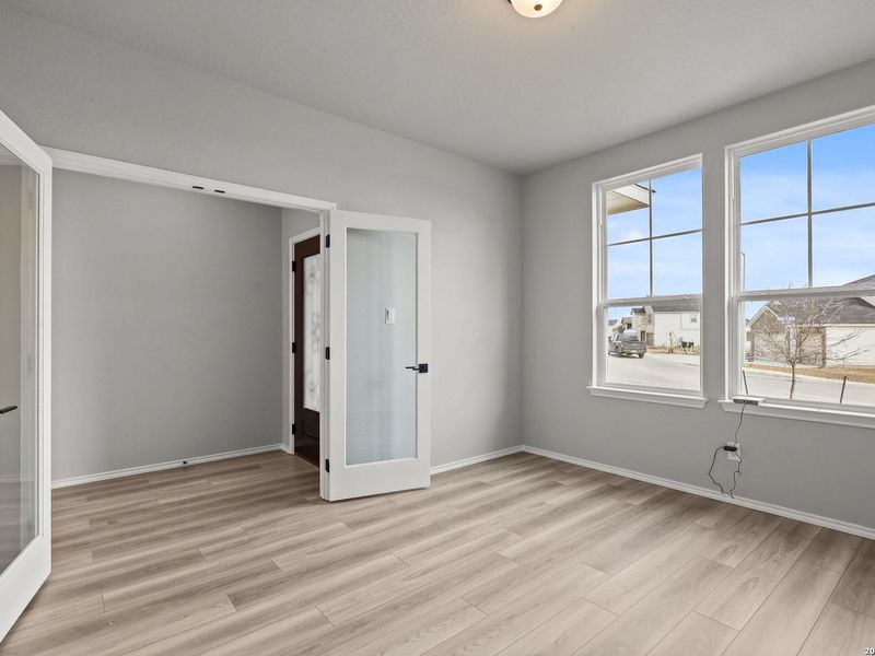 Spacious, unfurnished interior of a new home in Horizon Pointe, Converse (Image 32).