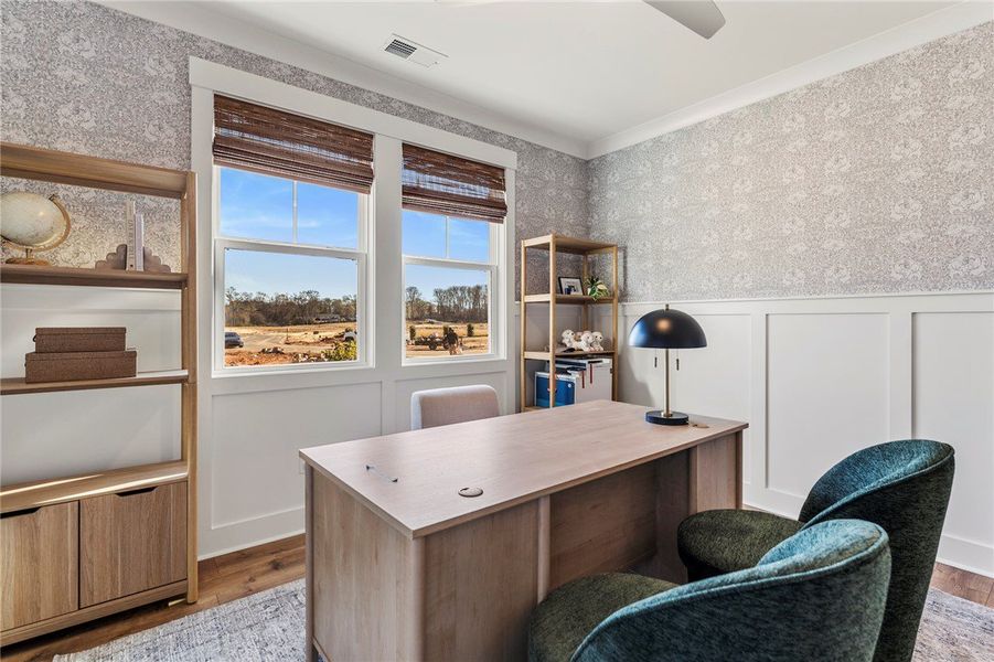 This bright and airy study offers a peaceful retre