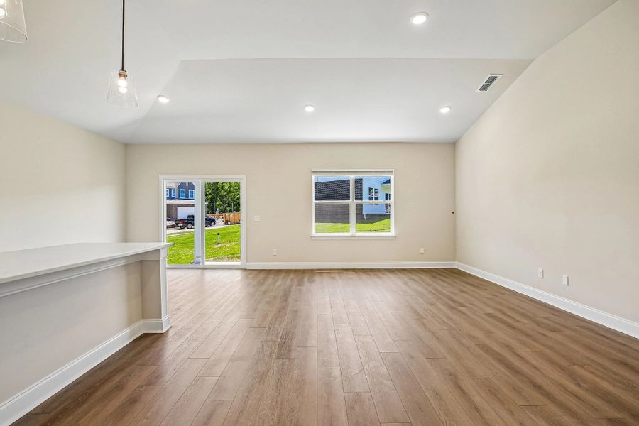 Spacious, unfurnished interior of a new home in Cades Bluff, Lebanon (Image 18). Spacious, unfurnished interior of a new home in Cades Bluff, Lebanon (Image 18).