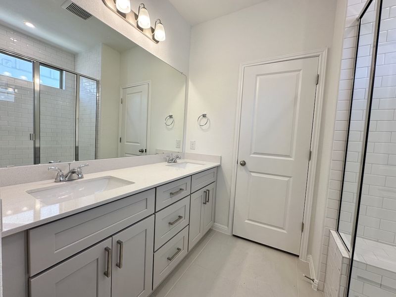 Furnished interior view inside a new home in Porter Country, Buda (Image 6).