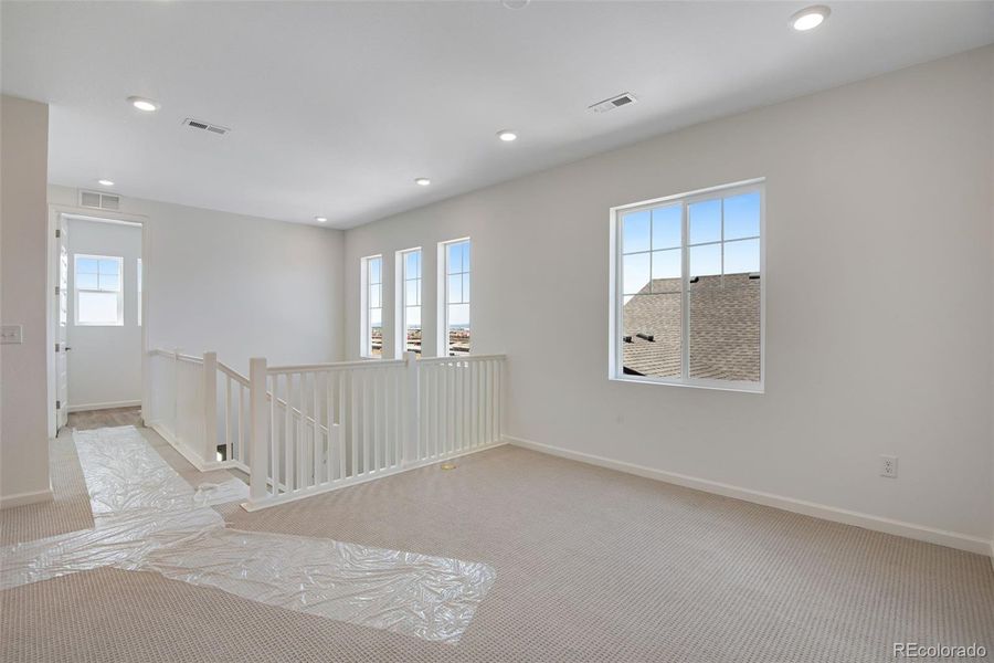 Spacious, unfurnished interior of a new home in Prelude at The Aurora Highlands, Aurora (Image 40).