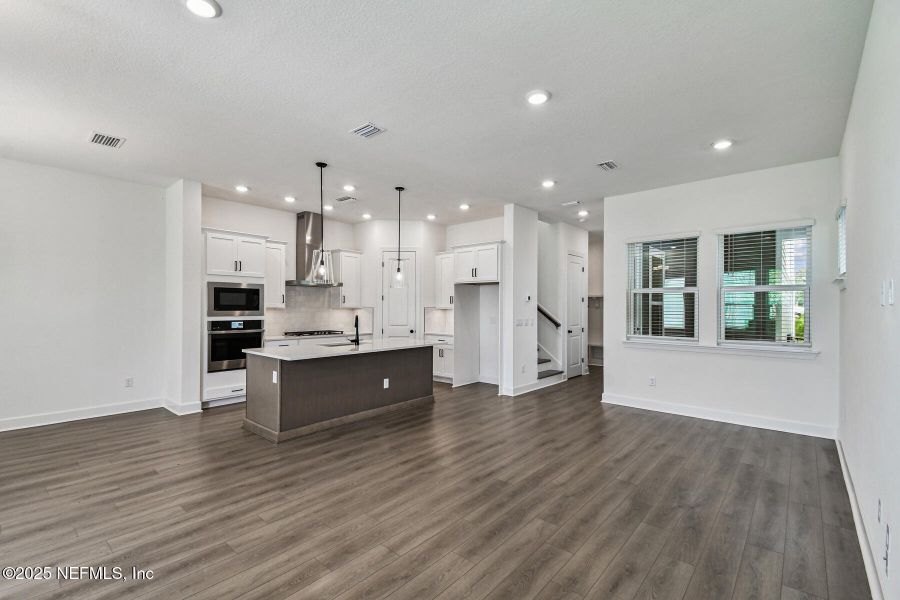 Spacious, unfurnished interior of a new home in Granville at eTown 34', Jacksonville (Image 17).