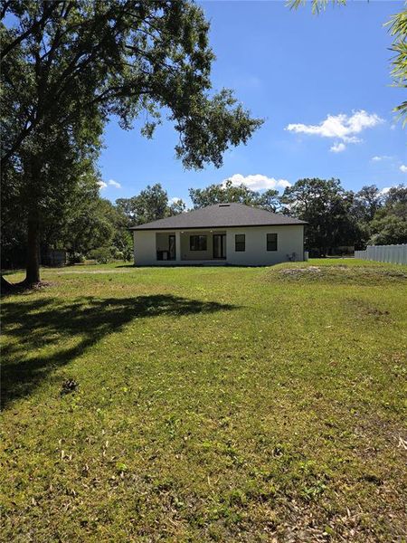 Exterior details and patio area of a home in , Tampa (Image 20).