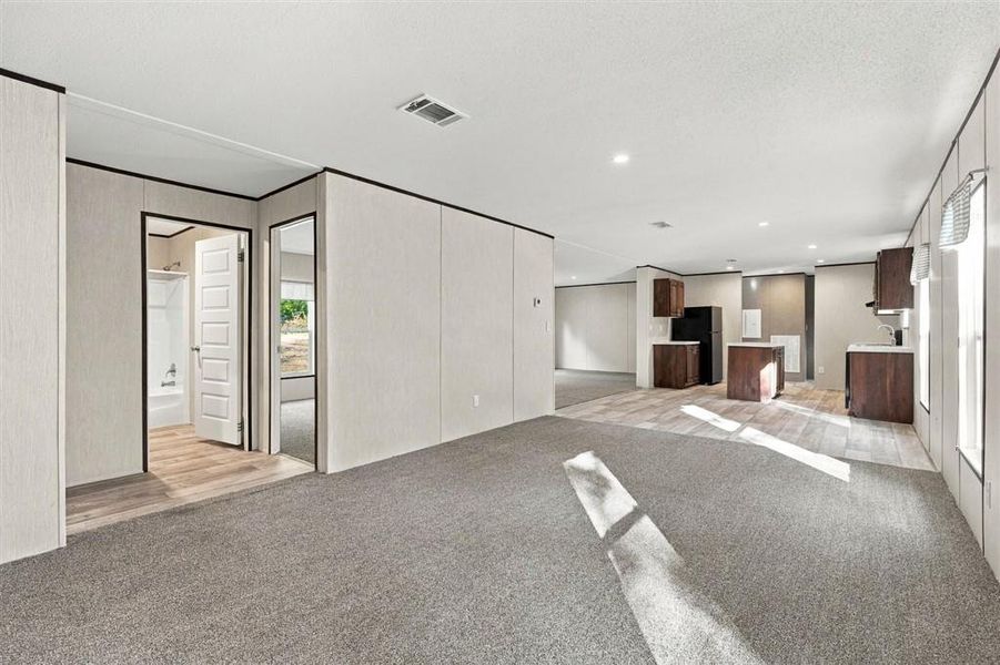 Spacious, unfurnished interior of a new home in , Dawsonville (Image 24).