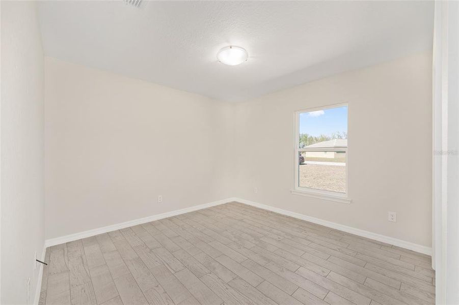 Spacious, unfurnished interior of a new home in , Ocala (Image 19).