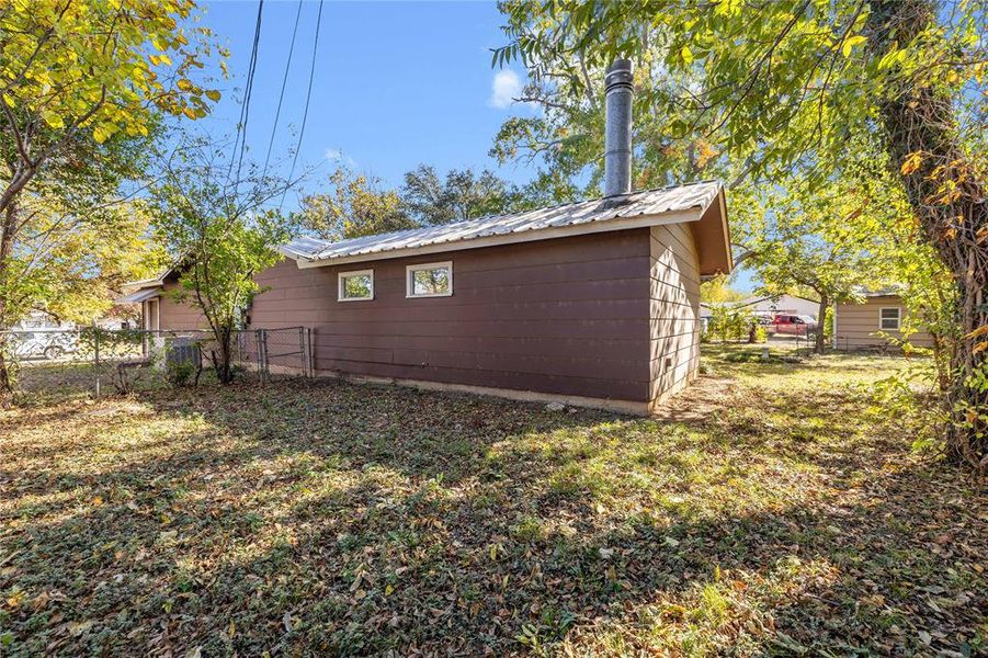 Exterior details and patio area of a home in , Brownwood (Image 24).