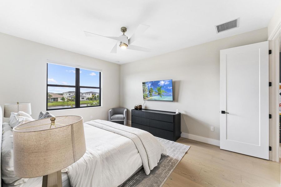 12490 Solana Bay_second primary suite up