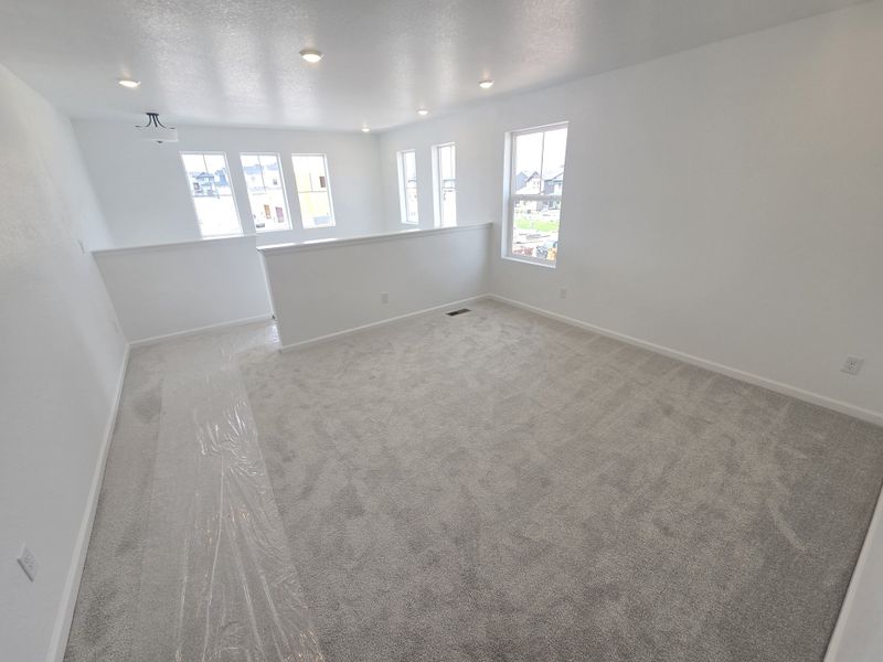 Spacious, unfurnished interior of a new home in Sterling Ranch Ascent Village, Littleton (Image 20).