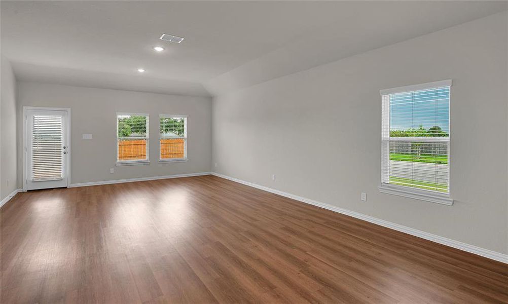 Spacious, unfurnished interior of a new home in , Waco (Image 15).
