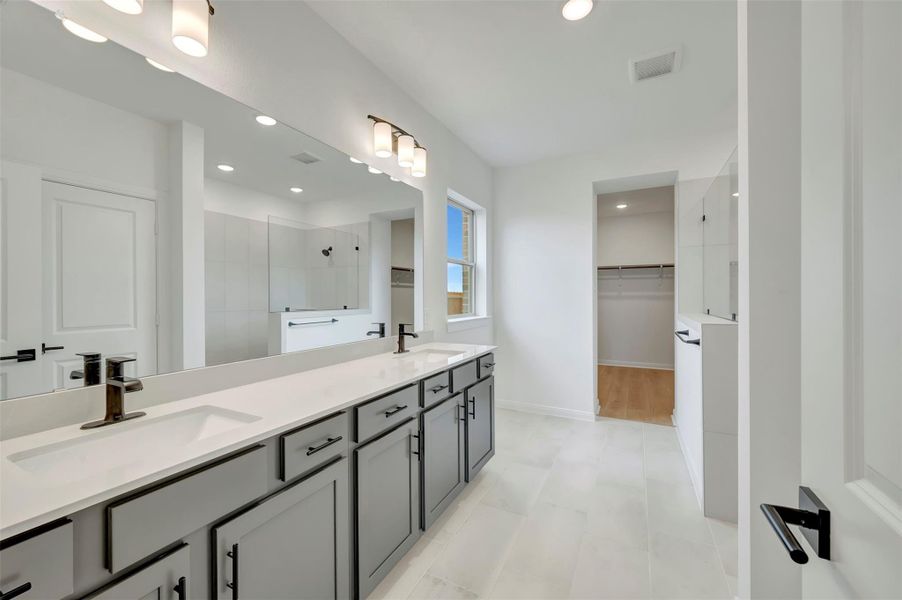 Furnished interior view inside a new home in Beacon Point at Lago Mar 50’ Homesites, Texas City (Image 9).