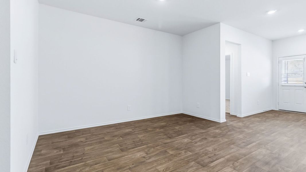 Representative unfurnished interior of a home built from the The Easton by D.R. Horton in Wayside, Uhland (Image 18).