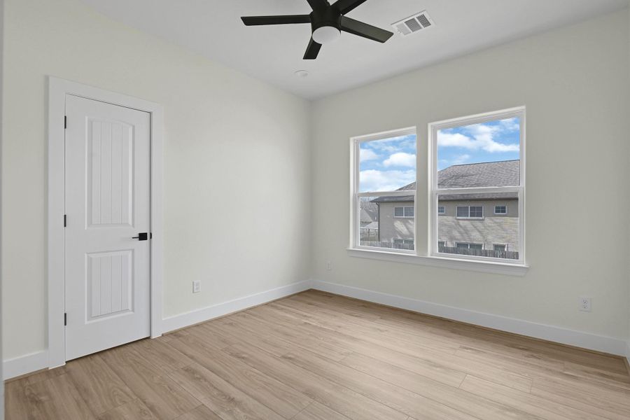 Spacious, unfurnished interior of a new home in , Houston (Image 19).
