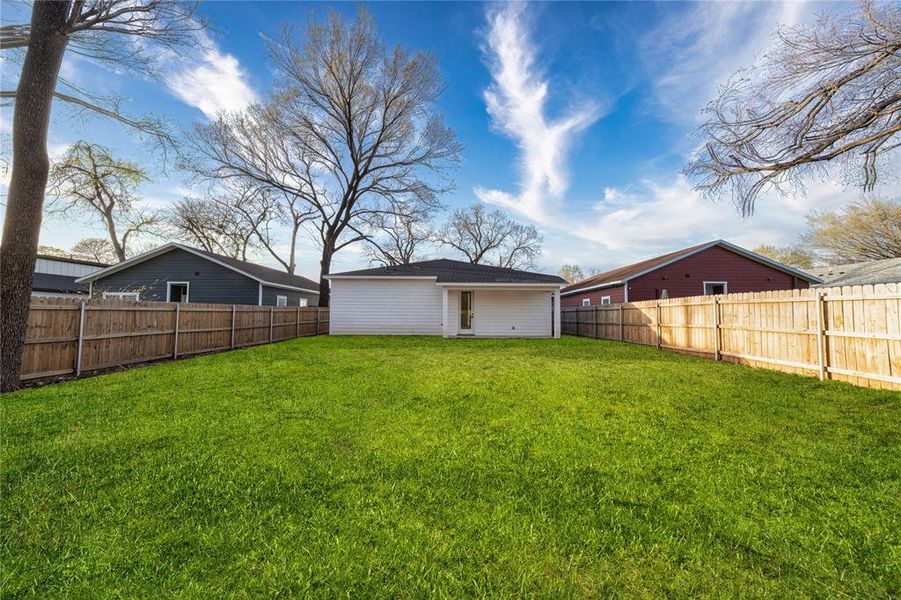 Exterior details and patio area of a home in , Dallas (Image 21).