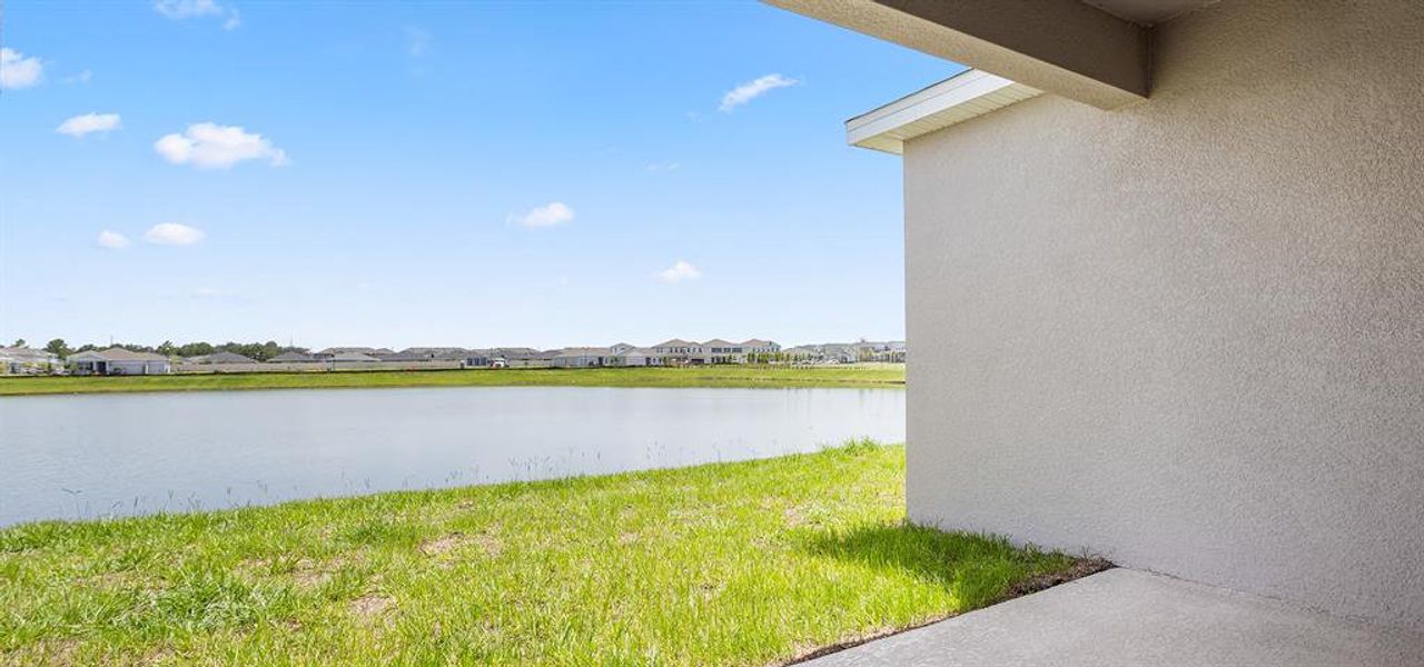 Exterior details and patio area of a home in The Crossings - Single-Family Homes, St. Cloud (Image 13).