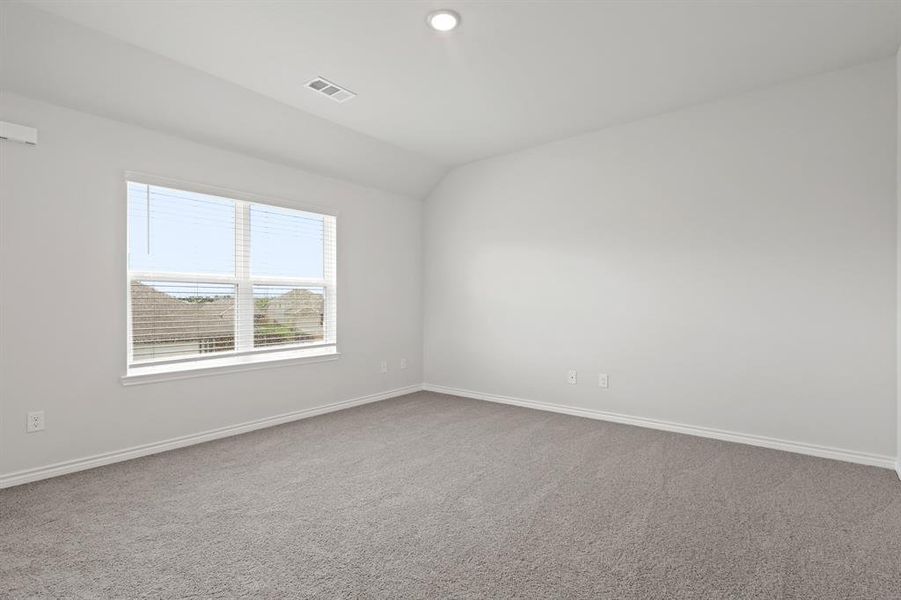 Spacious, unfurnished interior of a new home in Retreat at Fossil Creek, Fort Worth (Image 5). Spacious, unfurnished interior of a new home in Retreat at Fossil Creek, Fort Worth (Image 5).