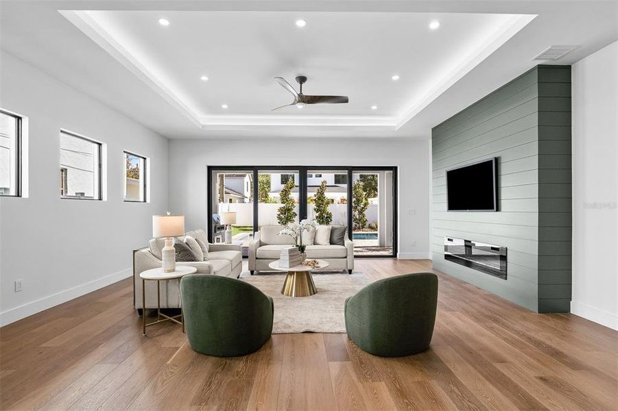 Furnished interior view inside a new home in , Orlando (Image 47).