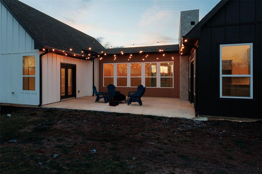 Exterior details and patio area of a home in , Joshua (Image 25).
